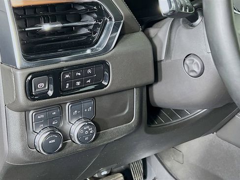 Certified 2025 GMC Yukon XL Denali AWD/4WD image 9