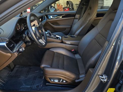 Used 2018 Porsche Panamera 4 image 21