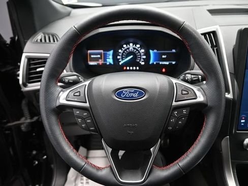 Certified 2024 Ford Edge ST-Line AWD/4WD image 12