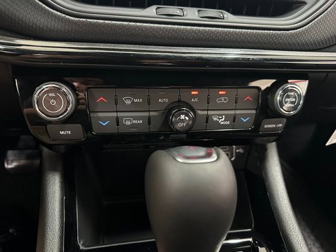 New 2026 Jeep Compass Latitude image 28