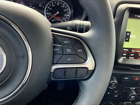 Used 2022 Jeep Renegade Latitude image 39