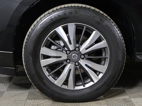 Used 2019 Nissan Pathfinder SV image 20