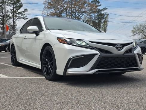 Used 2022 Toyota Camry XSE w/ Navigation Package image 7