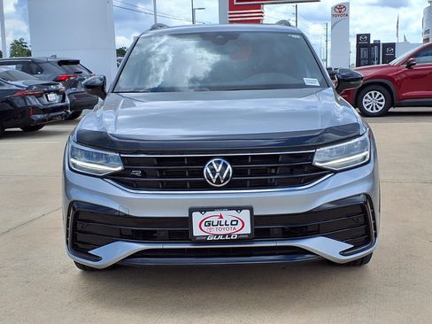 Used 2023 Volkswagen Tiguan SE R-Line FWD image 4