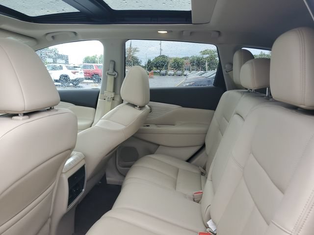 Used 2017 Nissan Murano AWD image 10