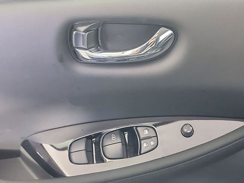 Used 2022 Nissan Leaf SV FWD image 33