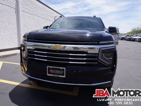 Used 2025 Chevrolet Suburban LT RWD image 42