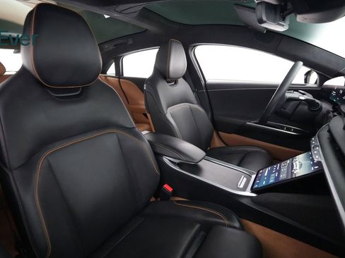 Used 2023 Lucid Air Touring AWD/4WD image 23