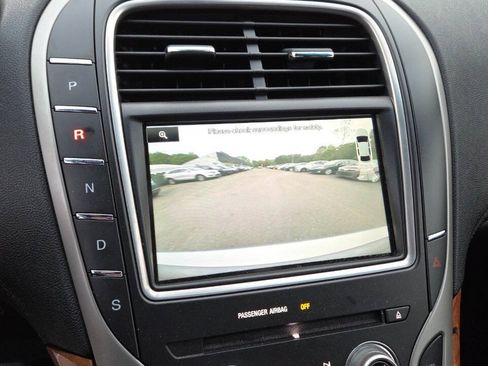 Used 2016 Lincoln MKX Select w/ Select Plus Package AWD/4WD image 47