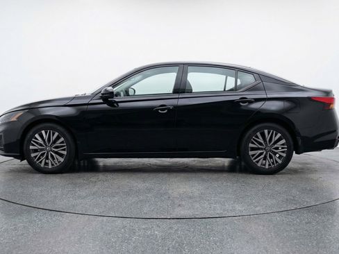 Used 2025 Nissan Altima 2.5 SV FWD image 5