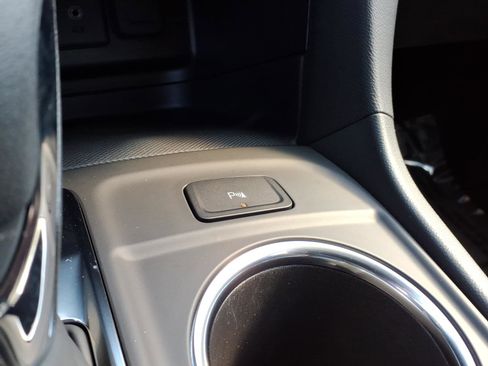 Used 2024 Chevrolet Equinox LT image 24