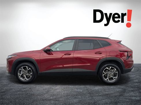 Certified 2025 Chevrolet Trax LT image 8