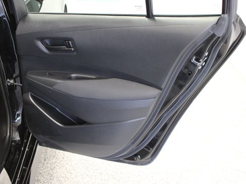Used 2025 Toyota Corolla LE FWD image 29