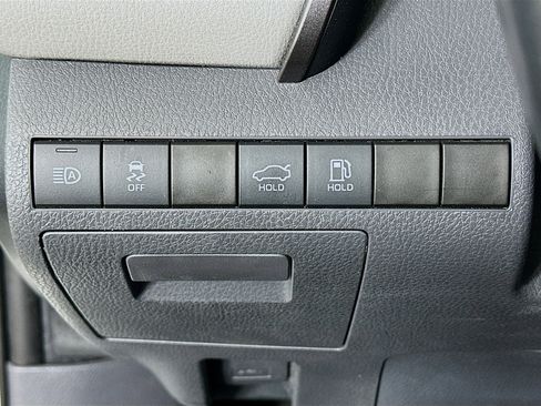 Used 2022 Toyota Camry SE image 17