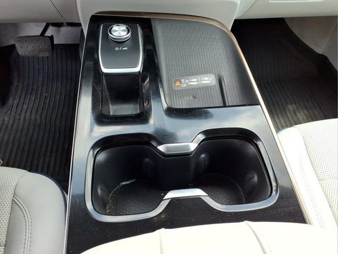 Used 2025 Buick Enclave Avenir w/ LPO, Floor Liner Package AWD/4WD image 13