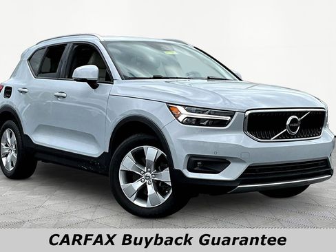 Used 2022 Volvo XC40 T5 Momentum AWD/4WD image 3