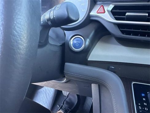 Used 2024 Toyota Sienna XLE image 27