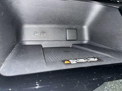 Certified 2025 Chevrolet Traverse LT image 27