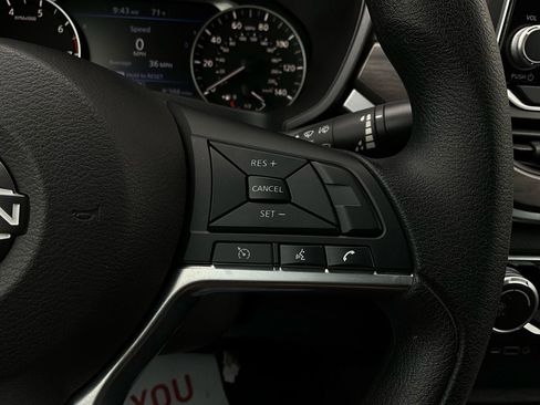 Used 2025 Nissan Altima 2.5 SV image 32