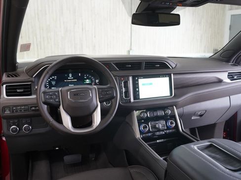 Used 2023 GMC Yukon XL Denali AWD/4WD image 11