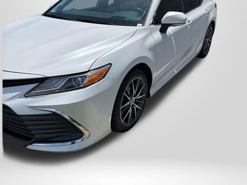 Used 2023 Toyota Camry XLE w/ Navigation Package FWD image 1