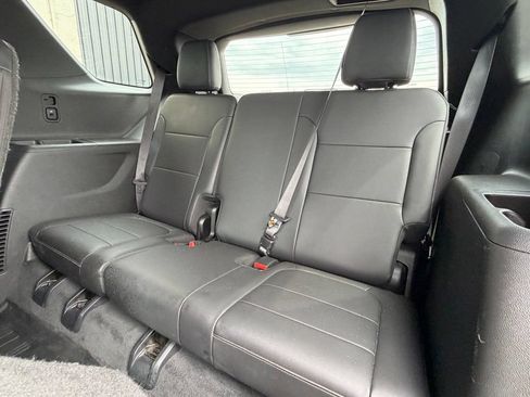 Used 2022 Chevrolet Traverse LT w/ LT Premium Package AWD/4WD image 10