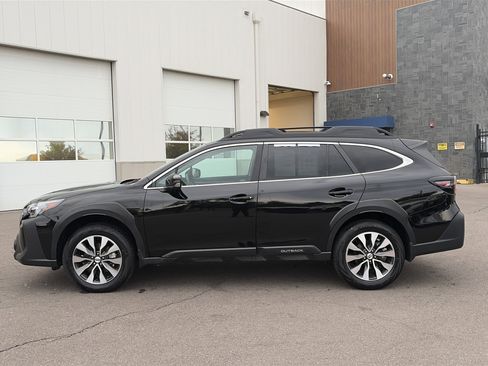 Used 2025 Subaru Outback Limited AWD/4WD image 9
