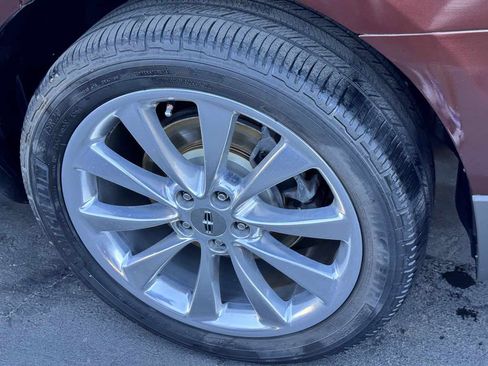 Used 2012 Lincoln MKT AWD image 18
