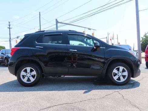 Used 2019 Chevrolet Trax LT w/ LT Convenience Package AWD/4WD image 6