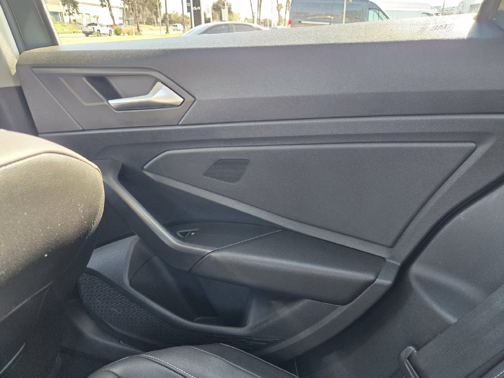 Used 2024 Volkswagen Jetta SE FWD image 12