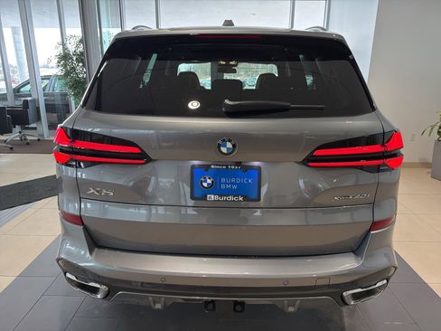 Used 2026 BMW X5 xDrive40i w/ M Sport Package image 16