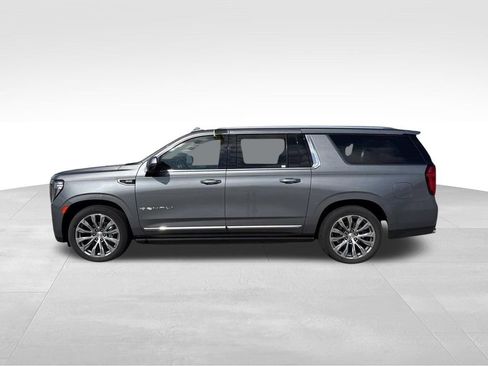 Used 2021 GMC Yukon XL Denali w/ Denali Ultimate Package AWD/4WD image 8