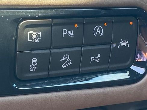 New 2026 GMC Yukon Denali Ultimate w/ LPO, Illumination Package AWD/4WD image 18