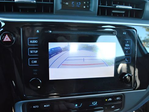 Used 2019 Toyota Corolla SE FWD image 21
