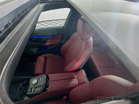 Used 2025 BMW i5 xDrive40 w/ Premium Package image 23