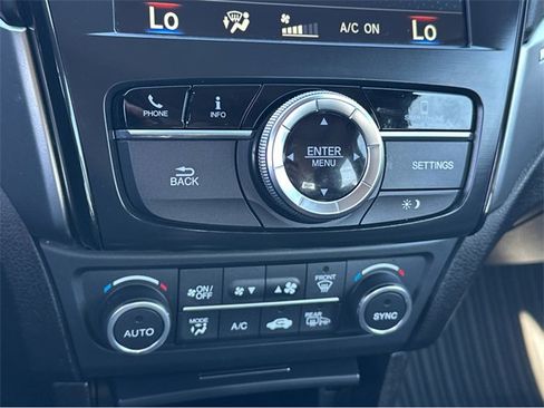 Used 2020 Acura ILX w/ Premium Package image 25