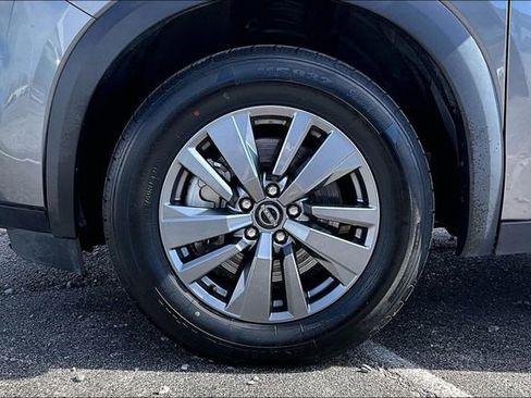 Used 2024 Nissan Pathfinder SV image 34