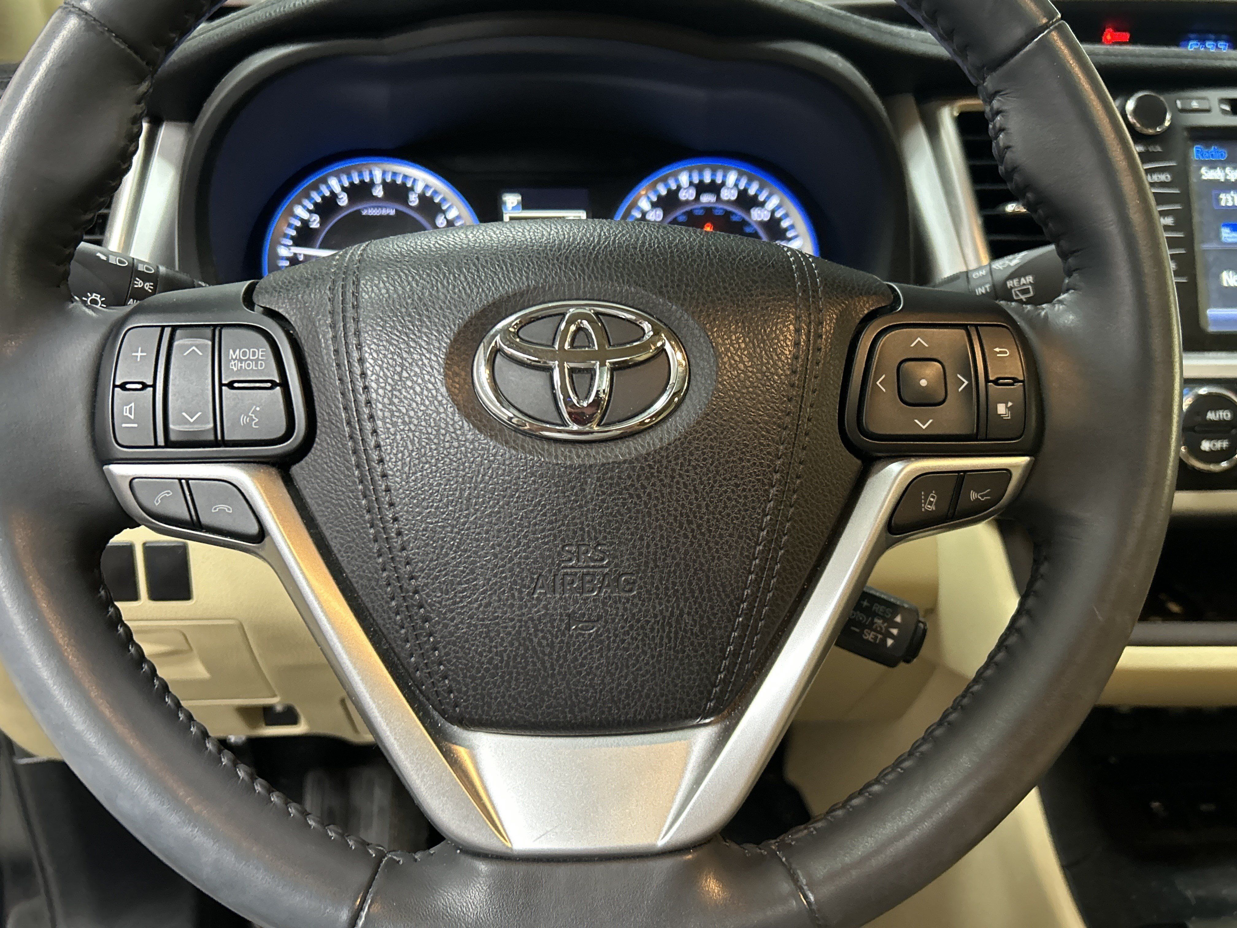 Used 2017 Toyota Highlander XLE FWD image 9