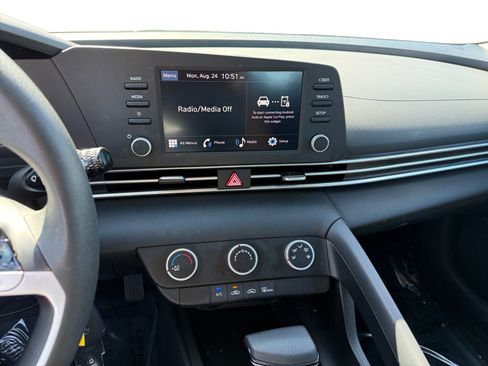 Certified 2024 Hyundai Elantra SE FWD image 12