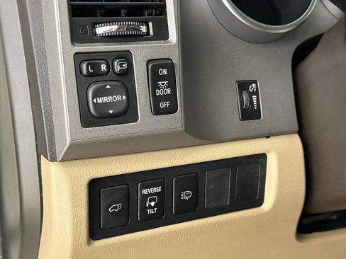 Used 2011 Toyota Sequoia Platinum image 44