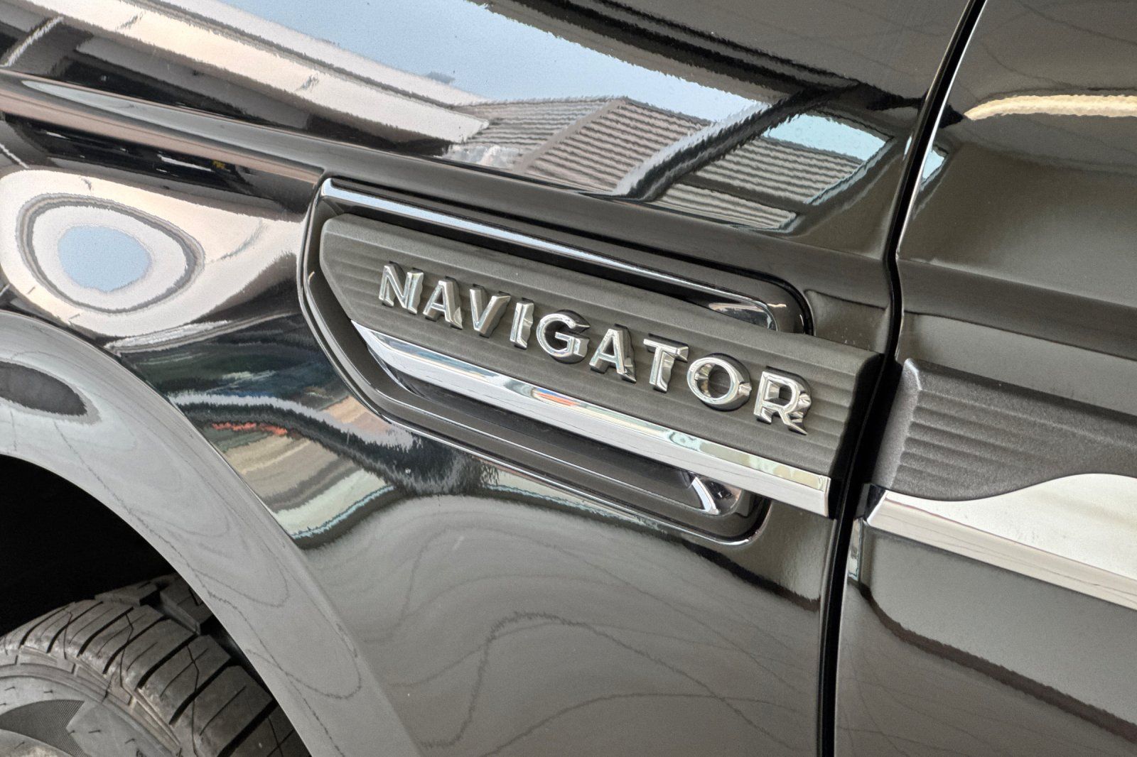 Certified 2023 Lincoln Navigator L Reserve w/ Equipment Group 201A AWD/4WD image 29