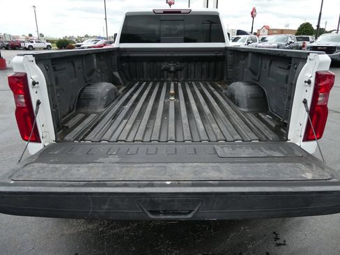 Used 2025 Chevrolet Silverado 3500 LT w/ Leather Package AWD/4WD image 16