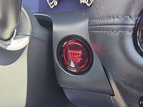 Used 2023 Honda HR-V LX image 18