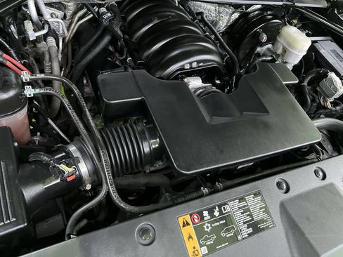 Used 2017 Chevrolet Suburban LT AWD/4WD image 17