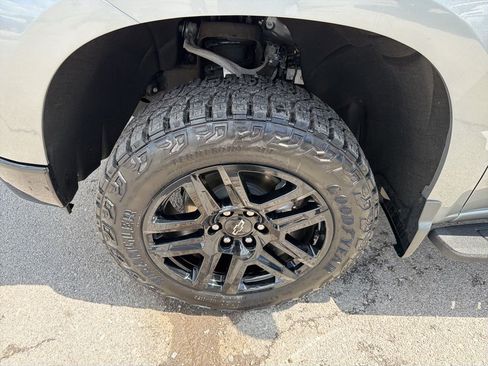 Used 2024 Chevrolet Silverado 1500 LT Trail Boss AWD/4WD image 9