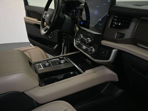 Used 2024 Ford Expedition Max Limited AWD/4WD image 13