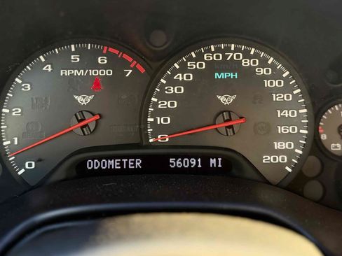Used 2001 Chevrolet Corvette Convertible w/ Preferred Equipment Group2 RWD image 23