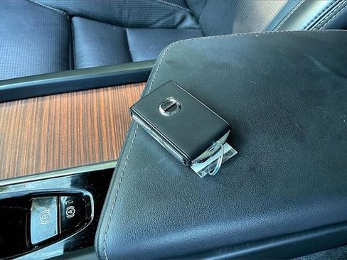 Certified 2023 Volvo XC60 B6 Ultimate image 11