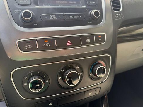 Used 2014 Kia Sorento LX image 27