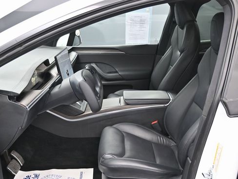 Used 2022 Tesla Model X image 16